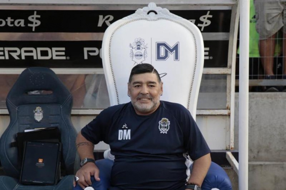 Photo of Diego Maradona propuso un novedoso plan para ayudar a los futbolistas que menos cobran a pasar la crisis